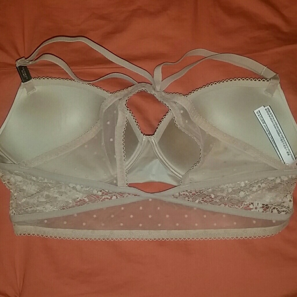 🎉SALE!🎉 BRAND NEW! Victoria's Secret Padded Demi